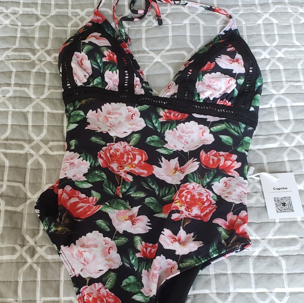 Cupshe Floral One Piece